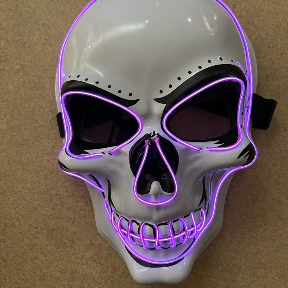 LED Light-Up Clown Mask - Picture 12 of 14